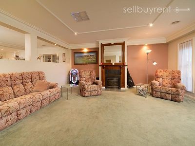 2 FADE COURT, Wodonga