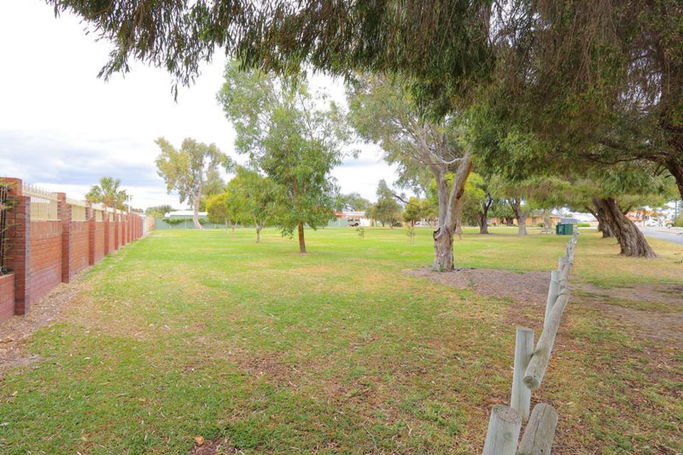 24 Hawker Street , Safety Bay West Coast Property Sales