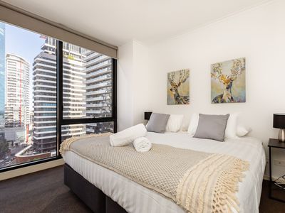 1307 / 63 Whiteman Street, Southbank