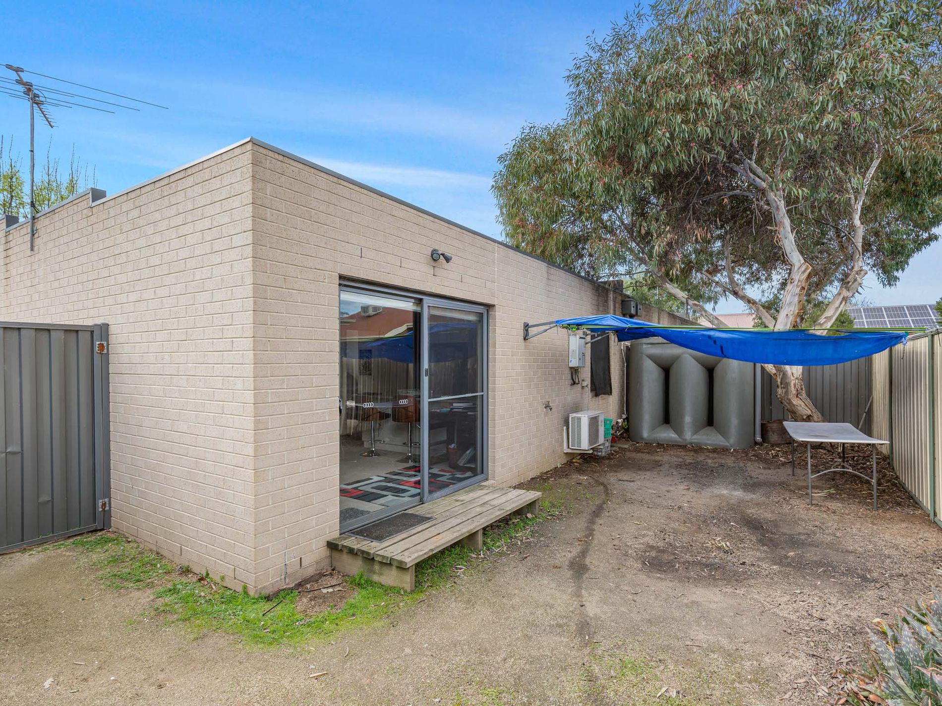 4 / 25 Deutgam Street, Werribee