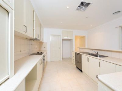 2 BIRKDALE TERRACE, Wodonga