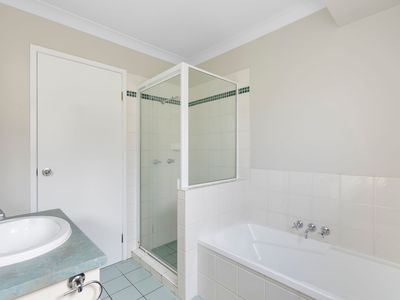 16 School Road, Wynnum West