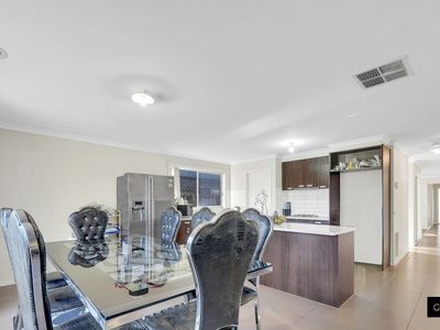 8 Isabella Way, Tarneit