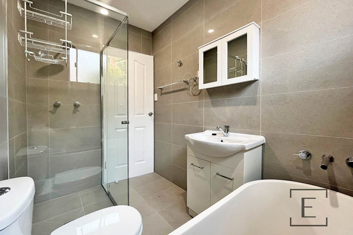 2 / 114-116 The Crescent, Homebush West