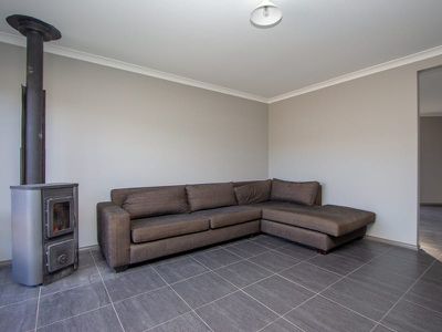 2 / 3 Amy Court, Mansfield