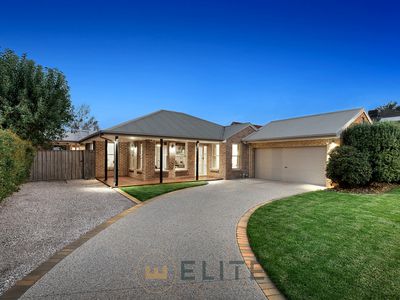 8 Jacqui Terrace, Narre Warren South