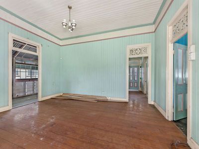 8 Caithness Street, North Booval