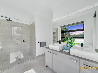 4 Chutney Street, Manor Lakes