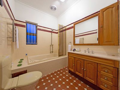 307 Chatsworth Rd, Coorparoo