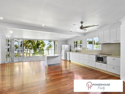 6 Feldt Street, Flying Fish Point