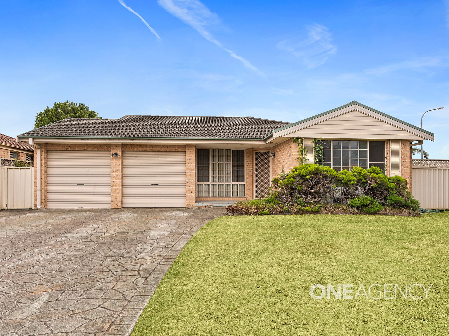 77 Huxley Drive, Horsley