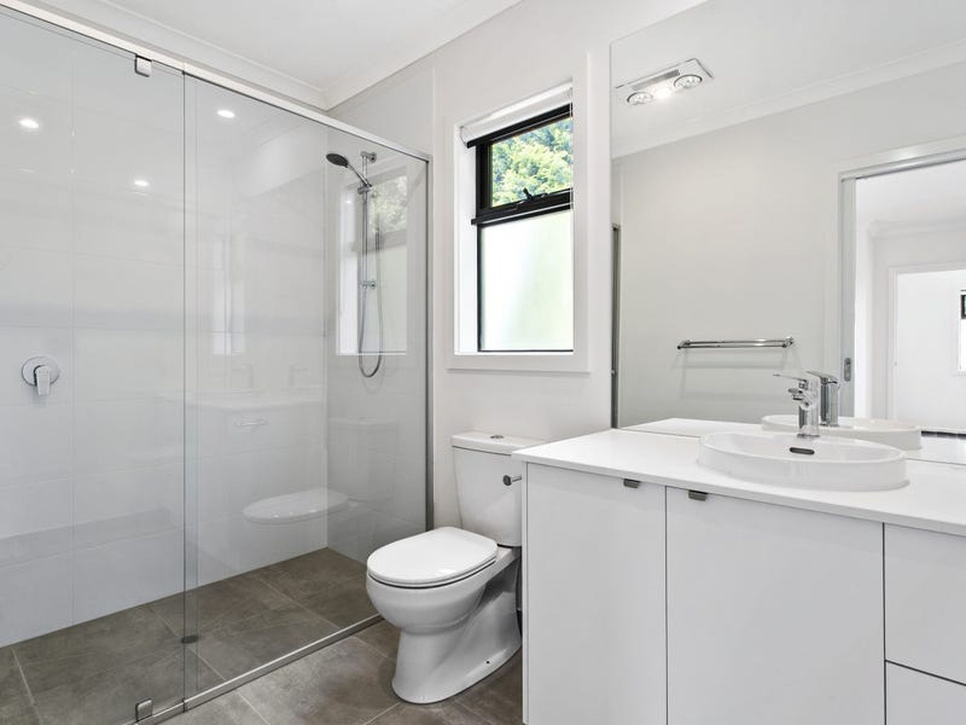 1 / 401 Shannon Avenue, Newtown