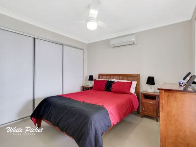 1 / 12 Wisteria Avenue, Ooralea Waters