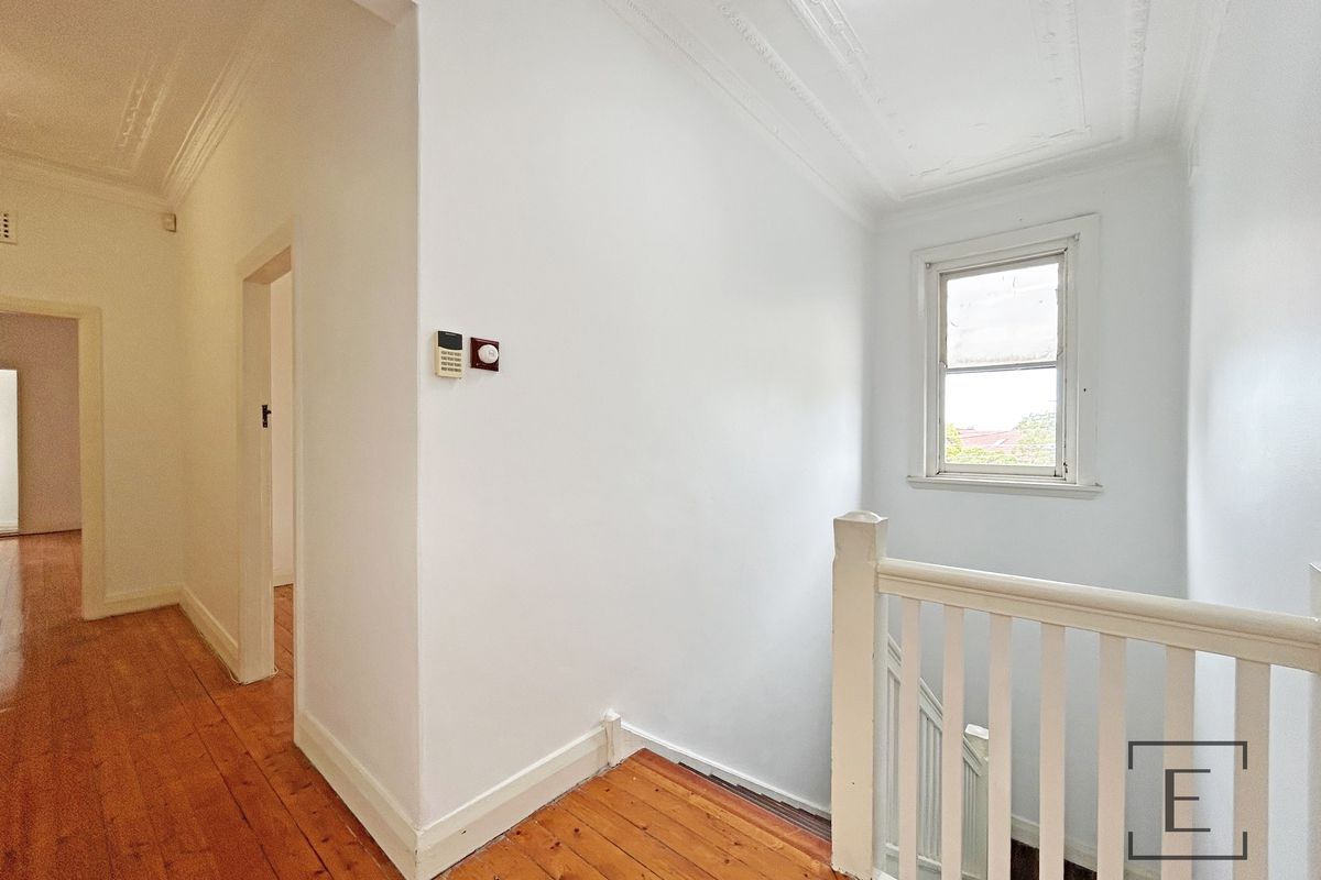 1 / 296 Lyons Road, Five Dock
