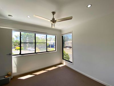2 / 18 Goolagong Crescent, Moranbah
