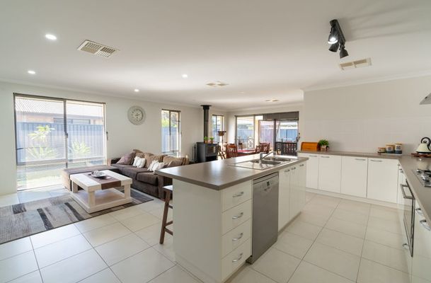 14 Callistemon Gardens, Baldivis