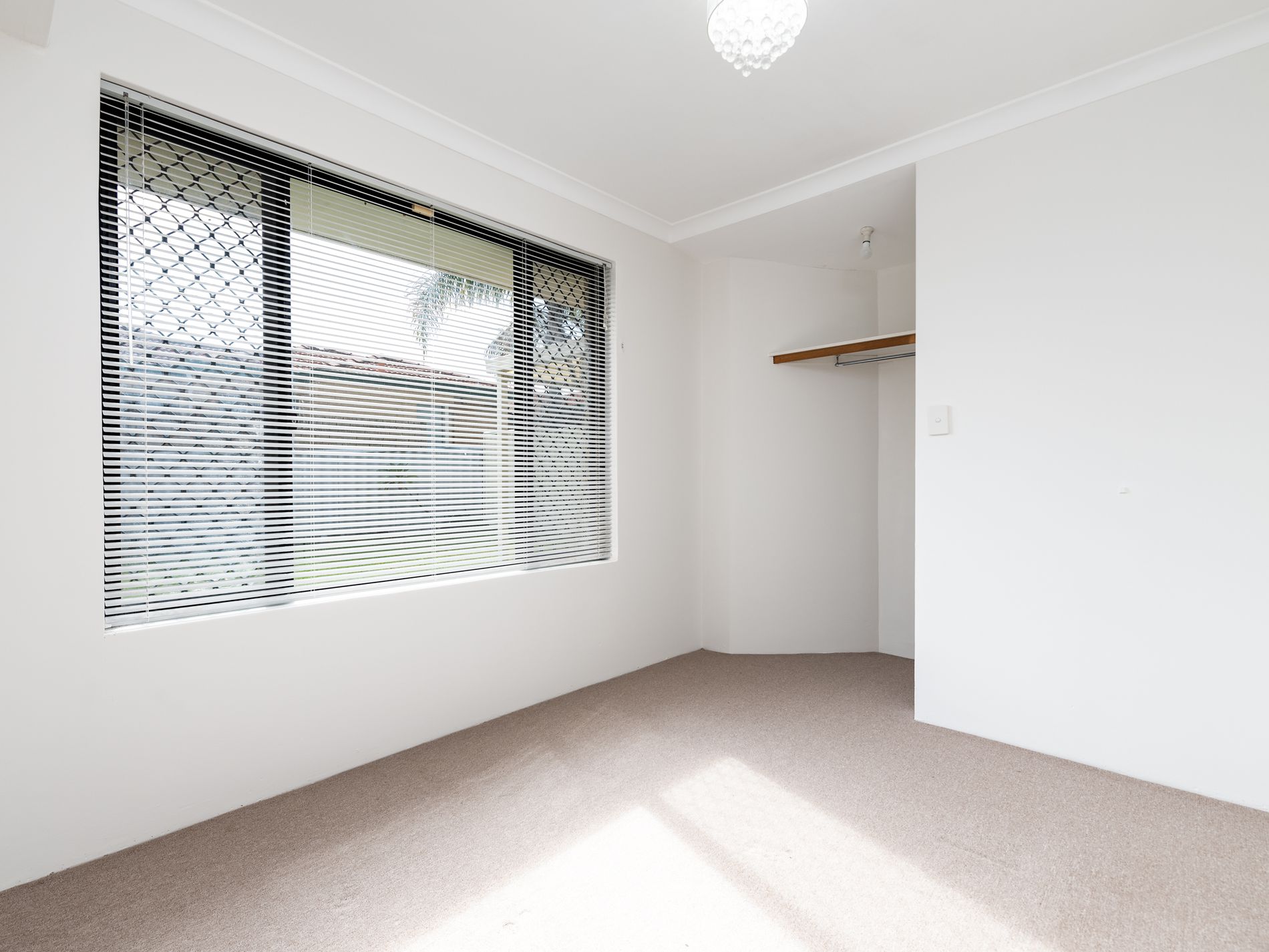 1/31 Holder Street, St James