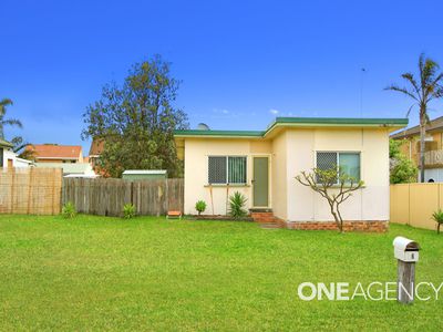 76 Peterborough Avenue, Lake Illawarra