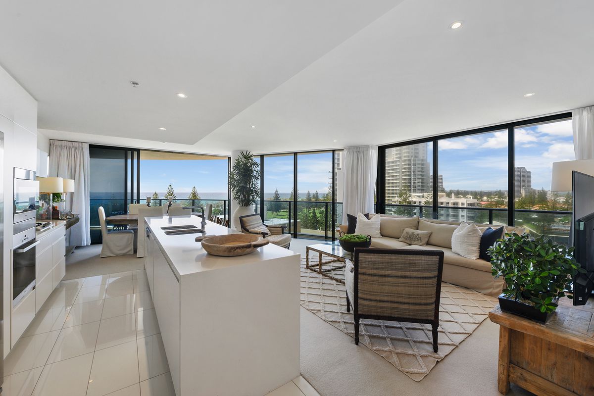 707 / 1 Oracle Boulevard, Broadbeach