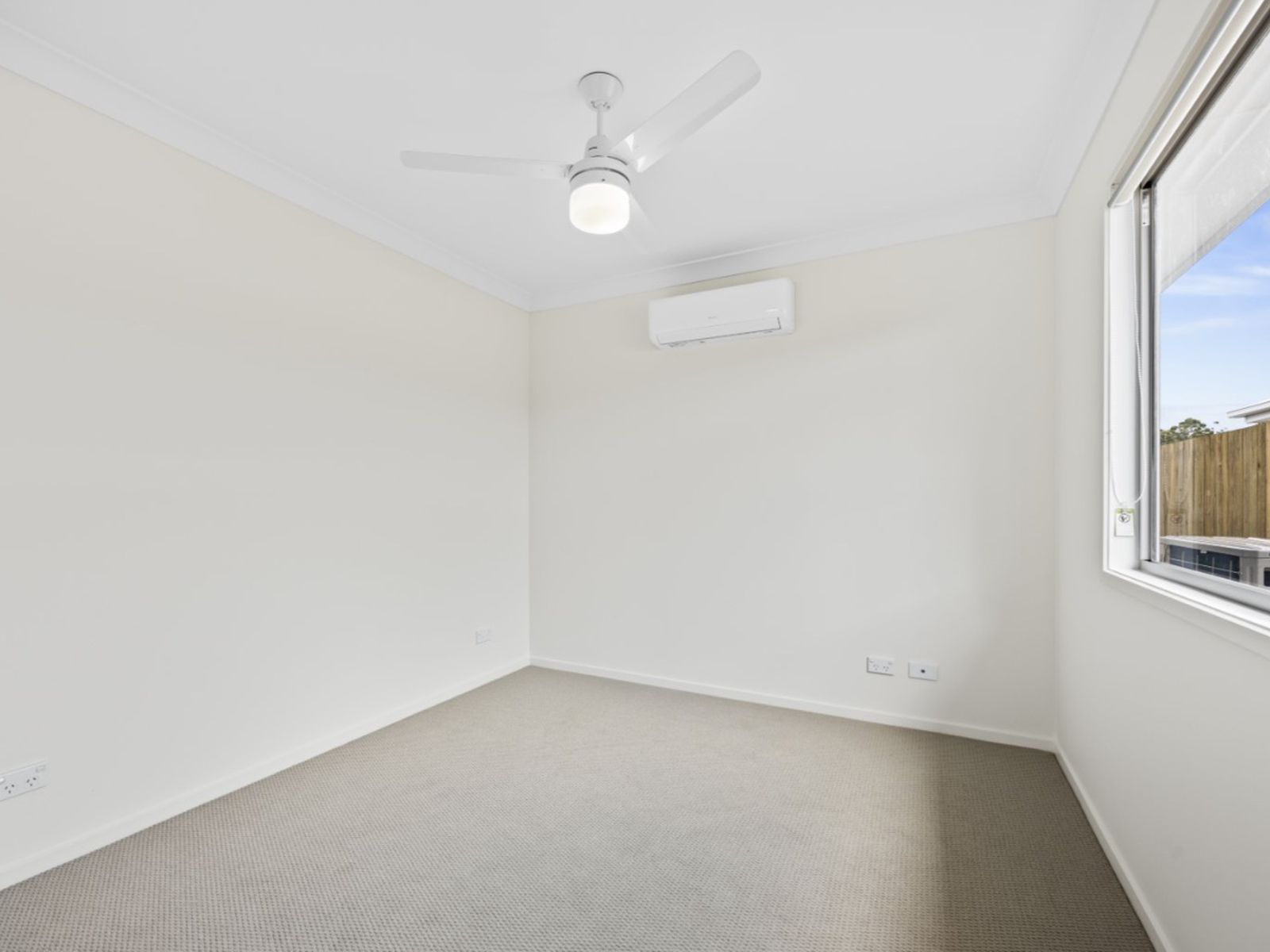 3+2 Dual Key $1,069,000 High Rental! 