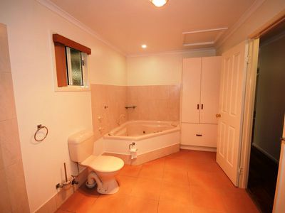 25 Bluebird Court, Longreach