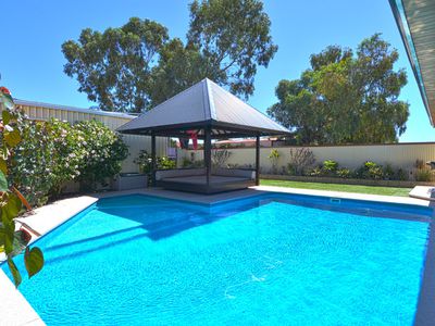 5 Buchanan Court, Somerville