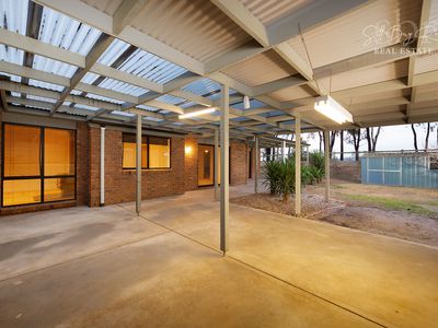 5 HOOK COURT, Wodonga