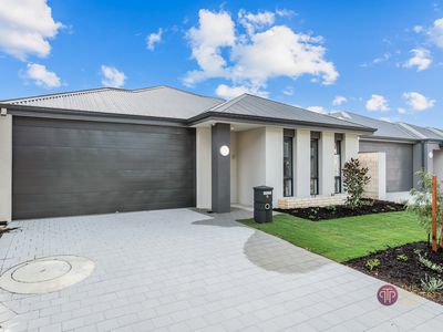 19 Flannigan Approach, Champion Lakes