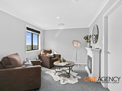8 Stud Close, Calderwood