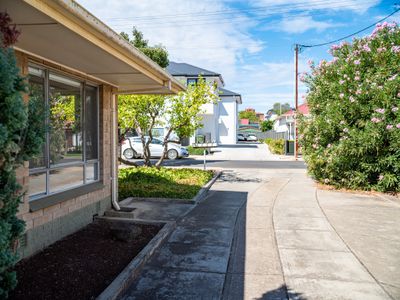 4 / 8 Crossley St, Plympton