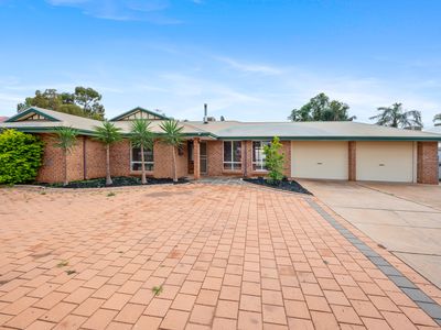 22 Cavalier Crescent, Boulder