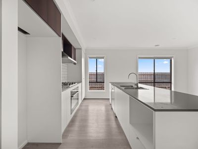 6 Shrubs Road, Mambourin