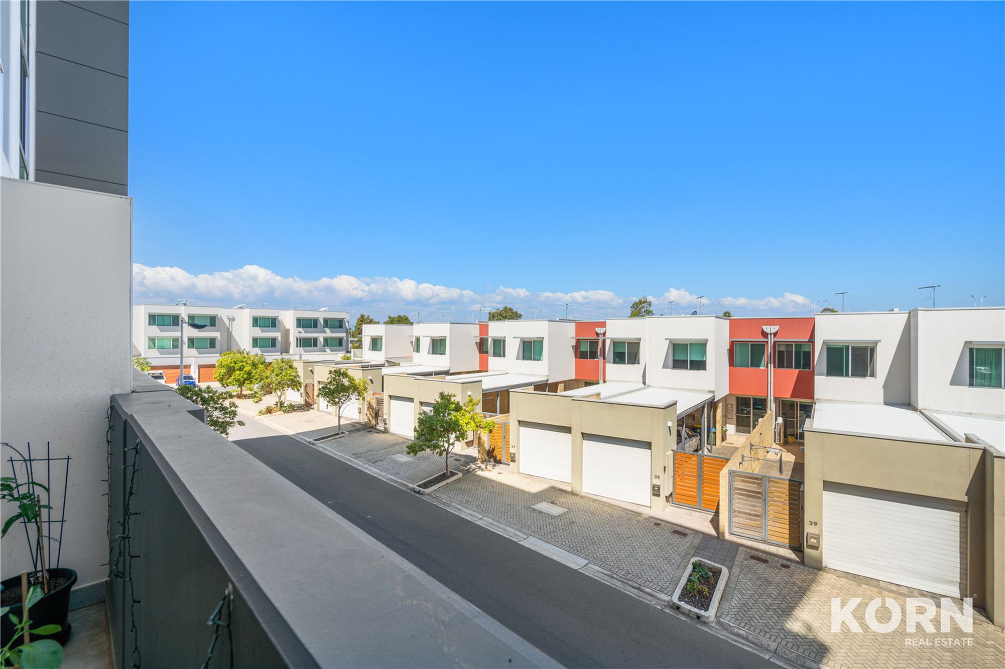 215 / 1-2 Tarni Court, New Port