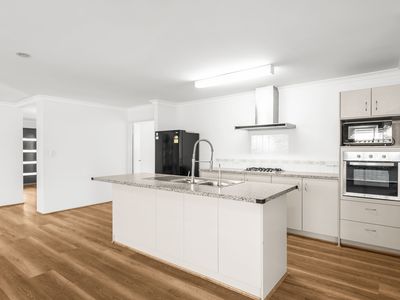 14 Berkeley Loop, Piara Waters