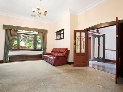 9 Cross  Road, Kingswood