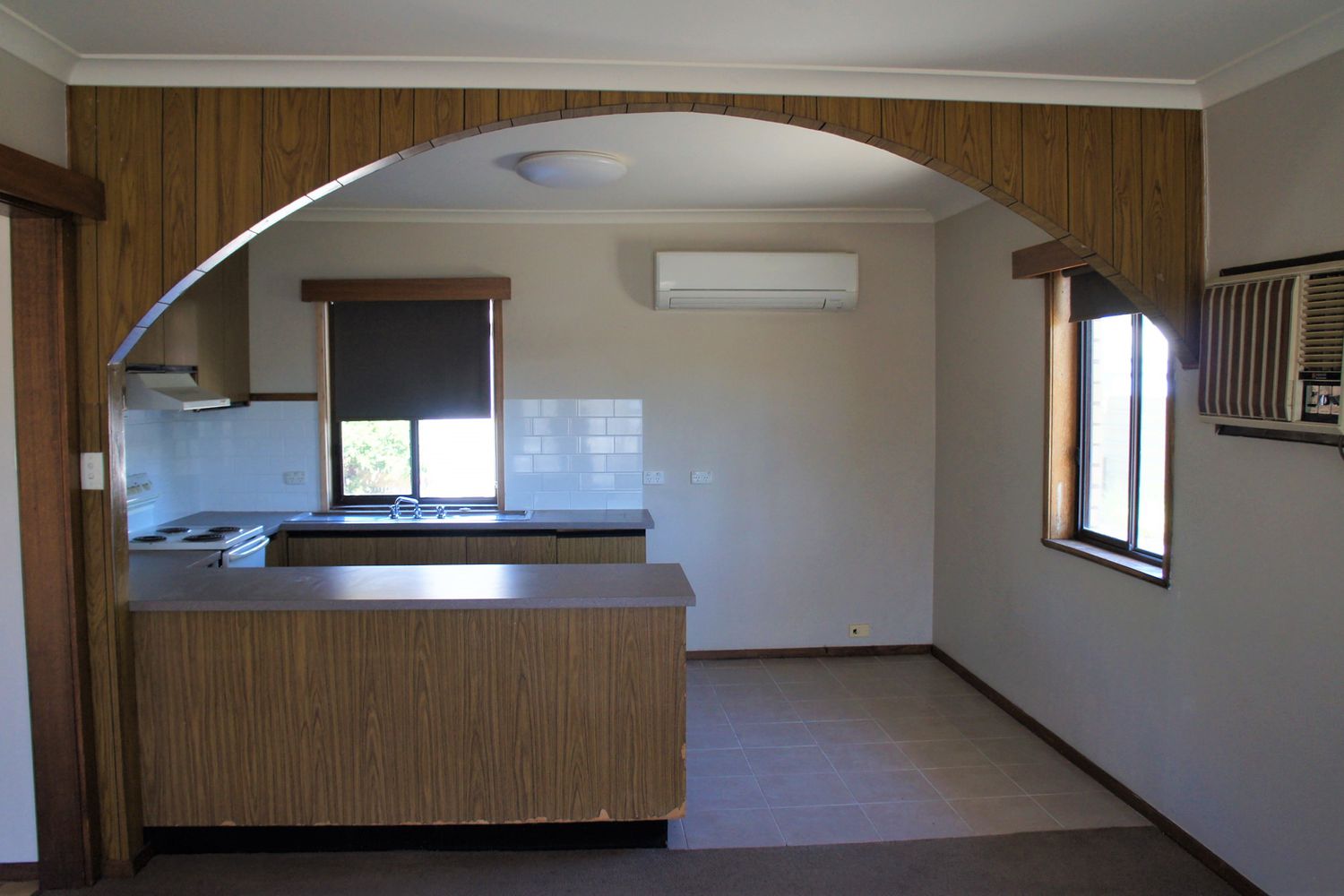 1 / 10 Williams Road, Horsham