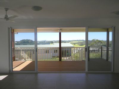 2 / A Greenhills Esplanade, Maleny