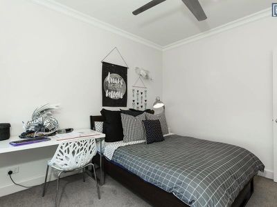 39 Claremont Place, Table Top