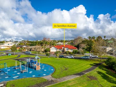 16 Semillon Avenue, Henderson