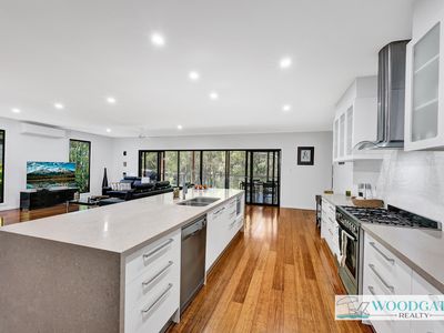 9 Ocean View Dr, Woodgate