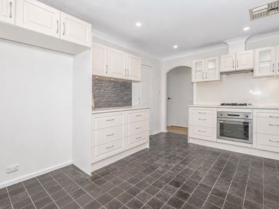 93 Berehaven Avenue, Thornlie