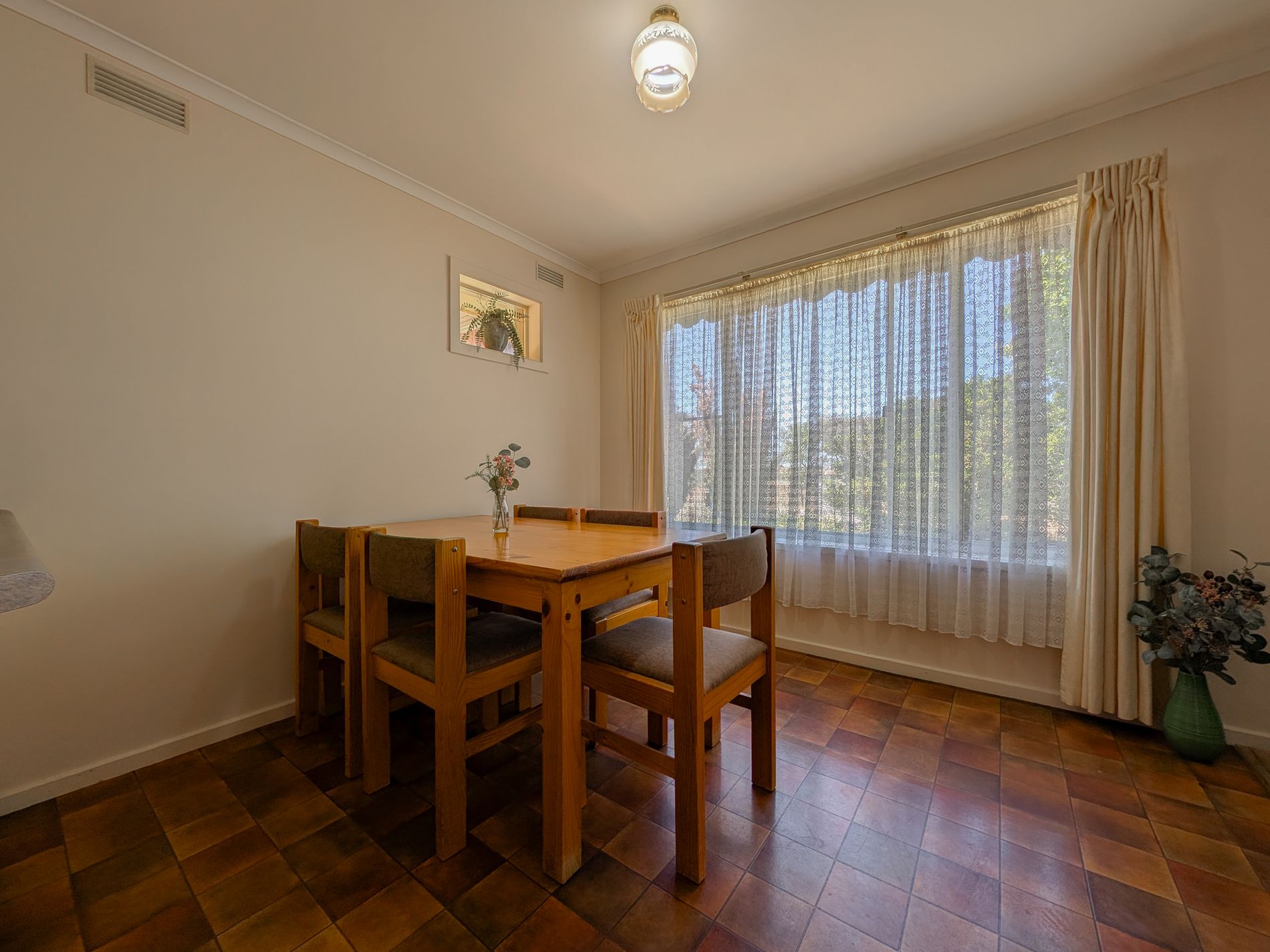 1947 Murray Valley Highway, Lake Charm