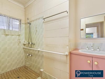 18 Blantyre Close, Manunda