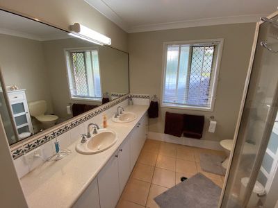 11 Macaulay Drive, Kingaroy