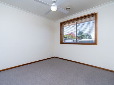 5 / 1 Walker Crescent, Jerrabomberra