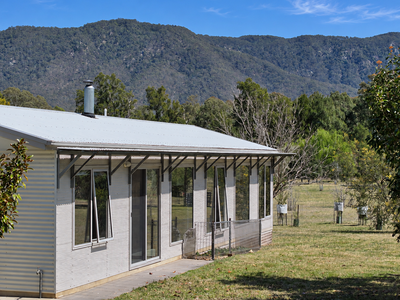 29 Quong Tart Close, Araluen