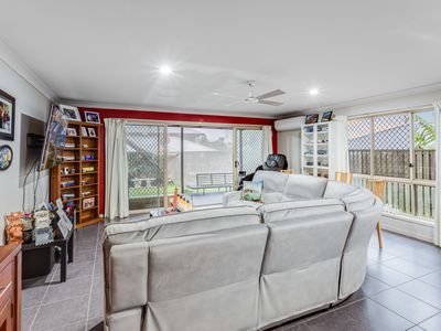 32 Lilly Crescent, Kallangur