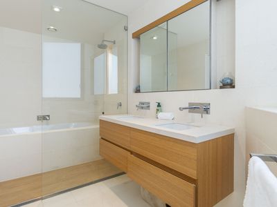 76 / 68 Sir John Young Crescent, Woolloomooloo