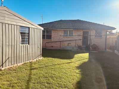 10 White Street, Finley