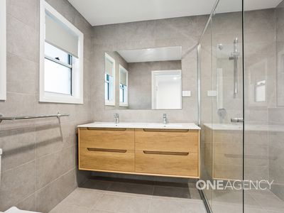 2 / 18 Parkes Street, Oak Flats